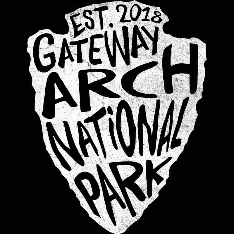 Gateway Arch National Park T-Shirt - Arrowhead Design